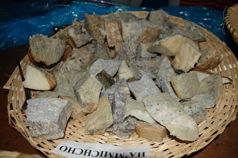 Hadiya Ethiopia: Dense edible cooked bread-like food extracted from the root of ensete ventricosum plant Nov 2014