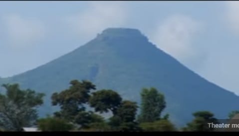 Hadiya Ethiopia: Shonqollaa or Kalallaamoo Duna/Mountain (exact name??) View 2