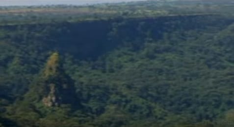 Hadiya Ethiopia: Shonqollaa or Kalallaamoo Duna/Mountain (exact name??) area view 4