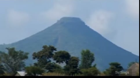 Hadiya Ethiopia: Shonqollaa or Kalallaamoo Duna/Mountain (exact name??) view 3